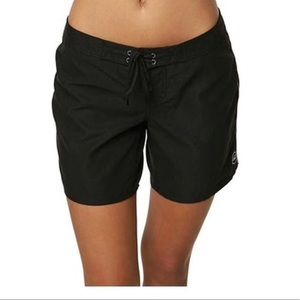 O’Neil shorts salt water boardshort 7”. Size 7